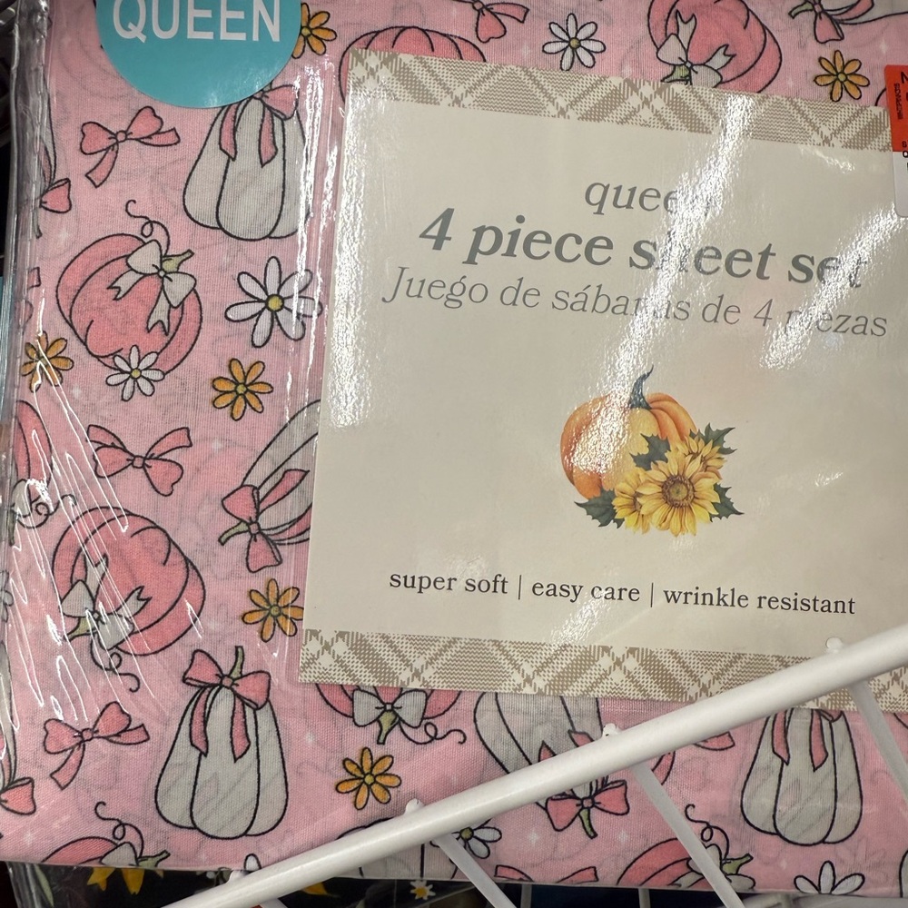 Queen Pink Pumpkins with Bows 4-Piece Sheet Set